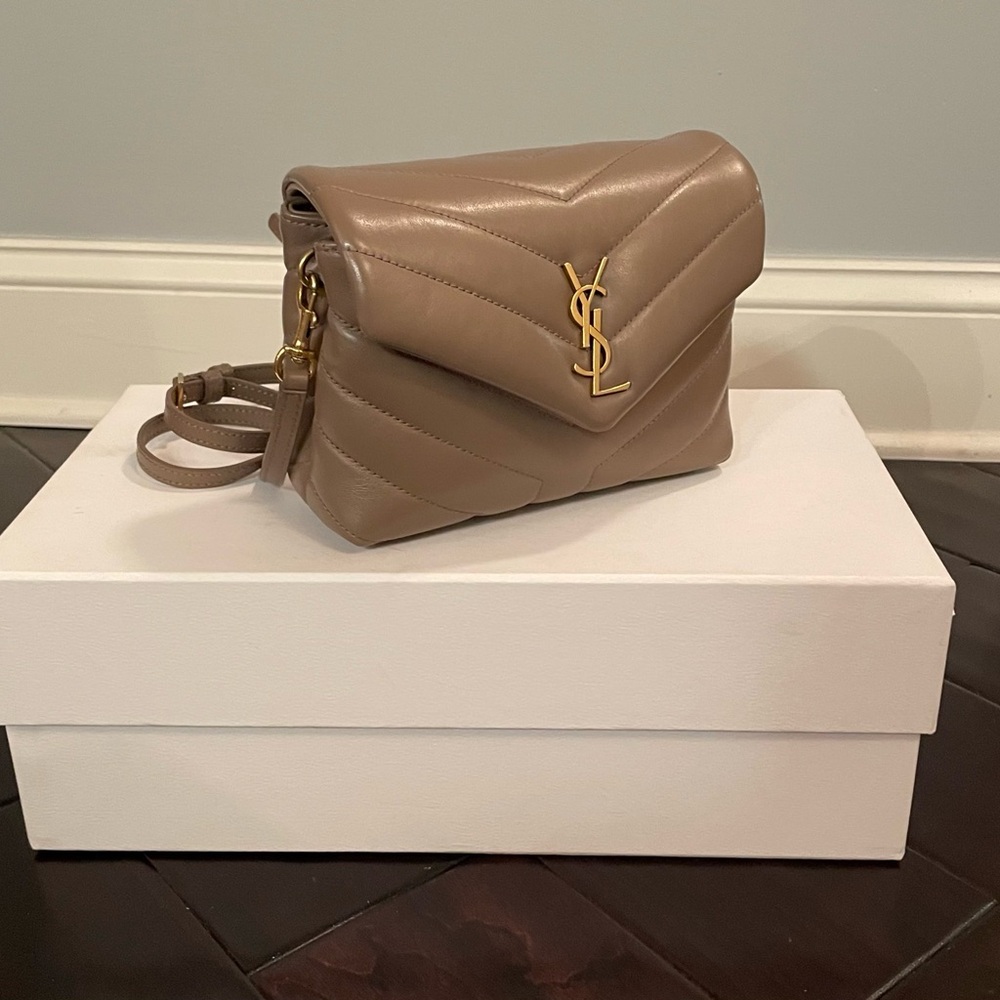 Saint Laurent Toy Loulou Crossbody Bag - Picture 3 of 12